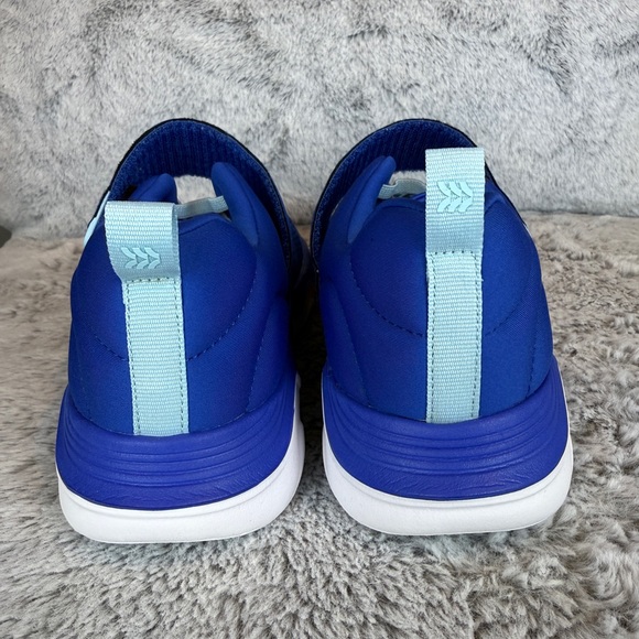 All in Motion Smooth Outsole Sneakers- Size 4 - Picture 5 of 10